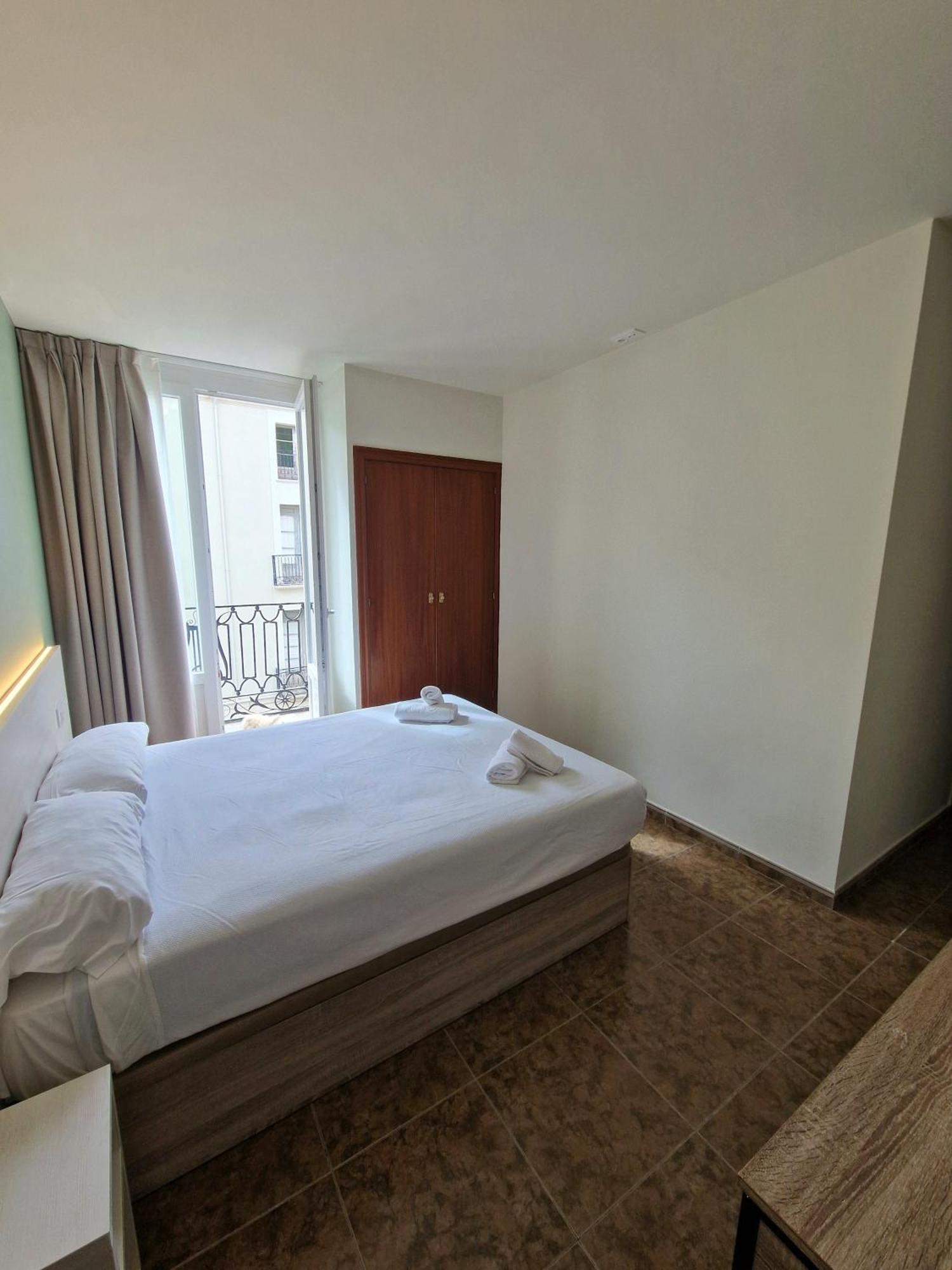 Hostal Rugaca Huesca Bagian luar foto