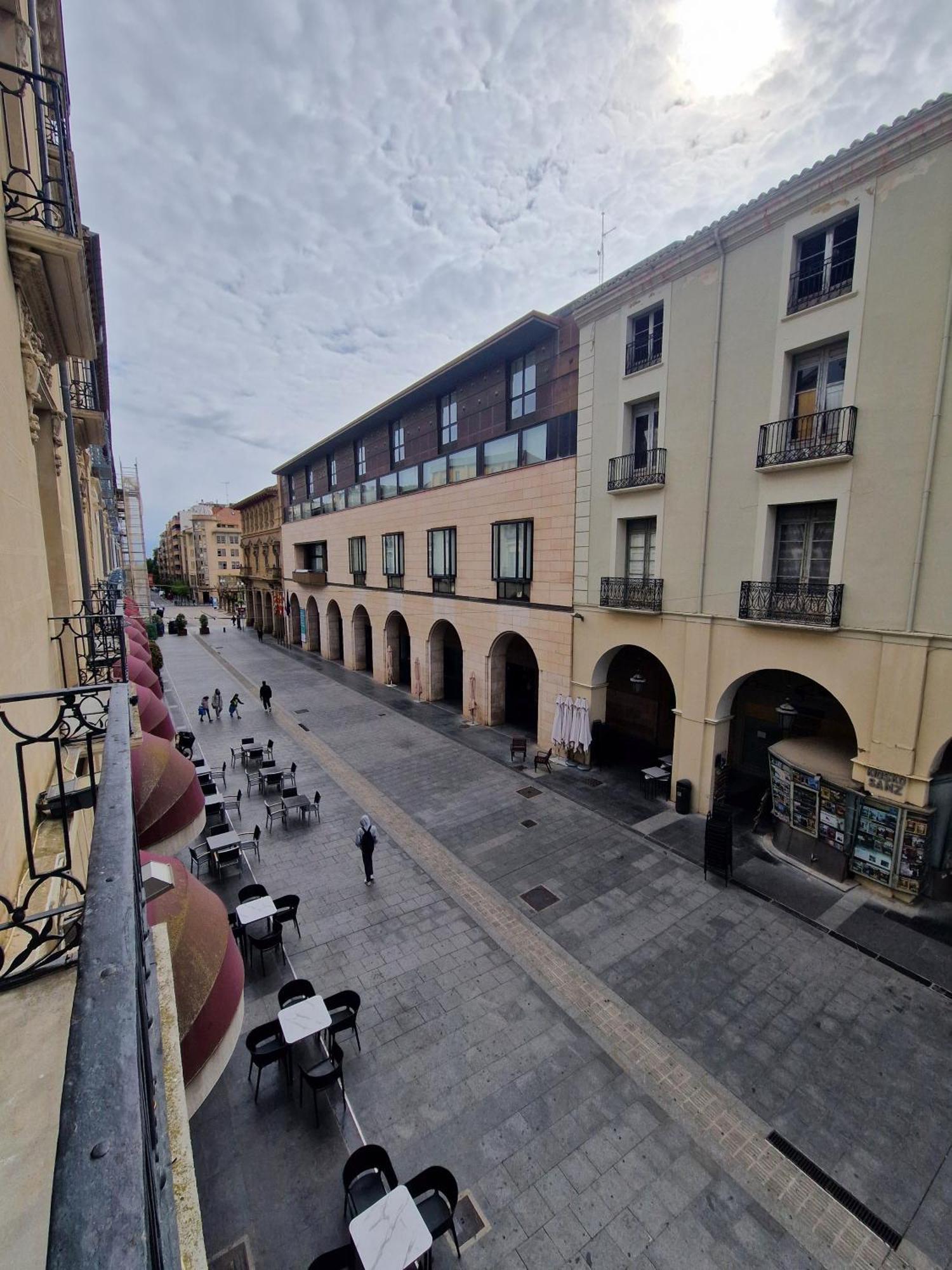 Hostal Rugaca Huesca Bagian luar foto