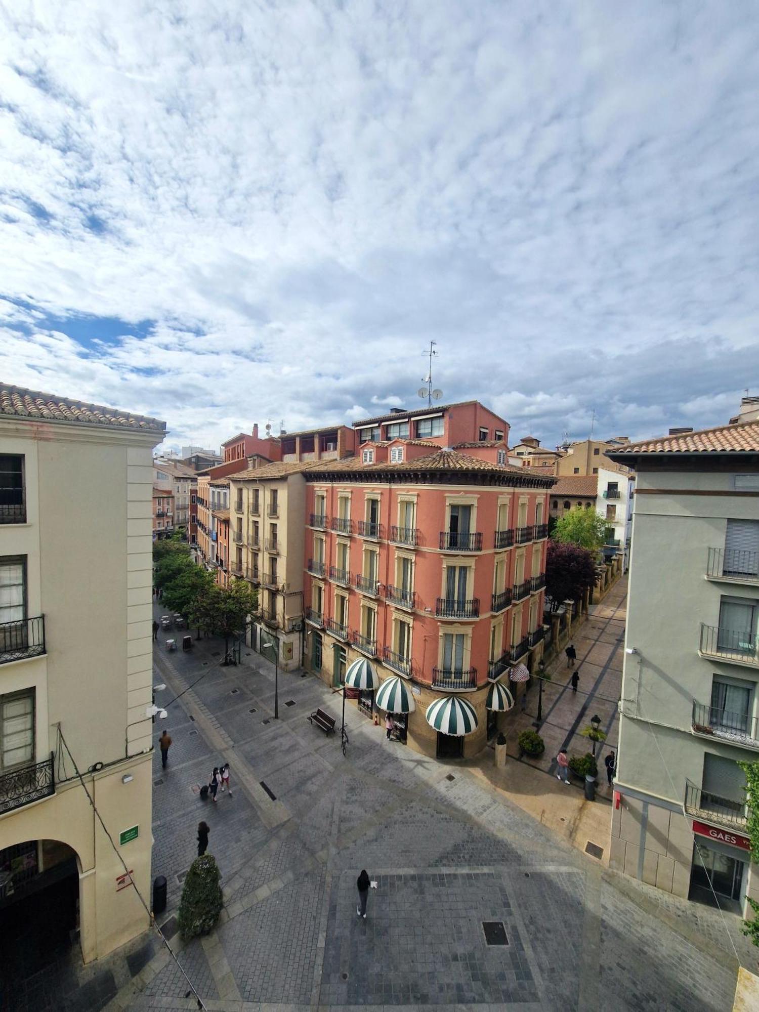 Hostal Rugaca Huesca Bagian luar foto