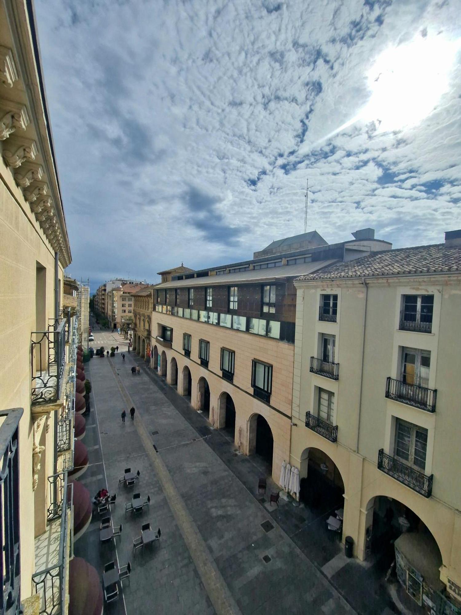 Hostal Rugaca Huesca Bagian luar foto