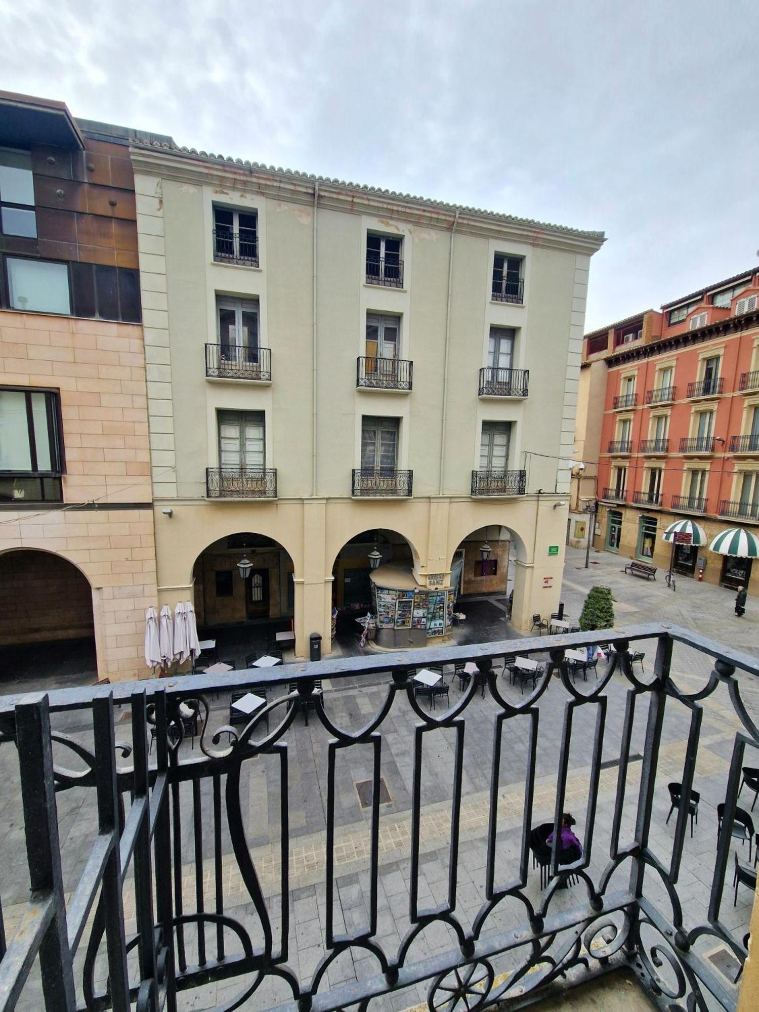 Hostal Rugaca Huesca Bagian luar foto
