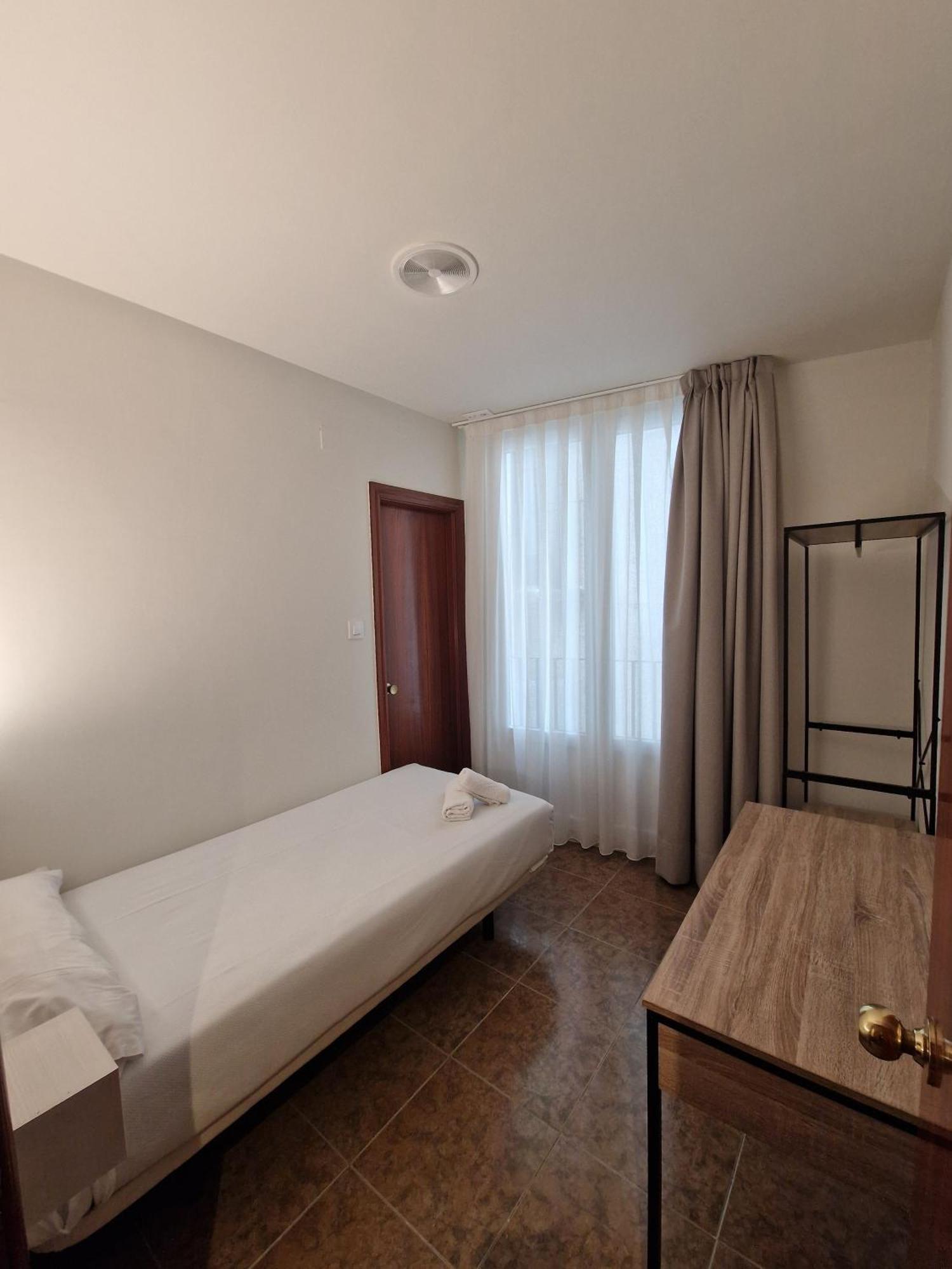 Hostal Rugaca Huesca Bagian luar foto