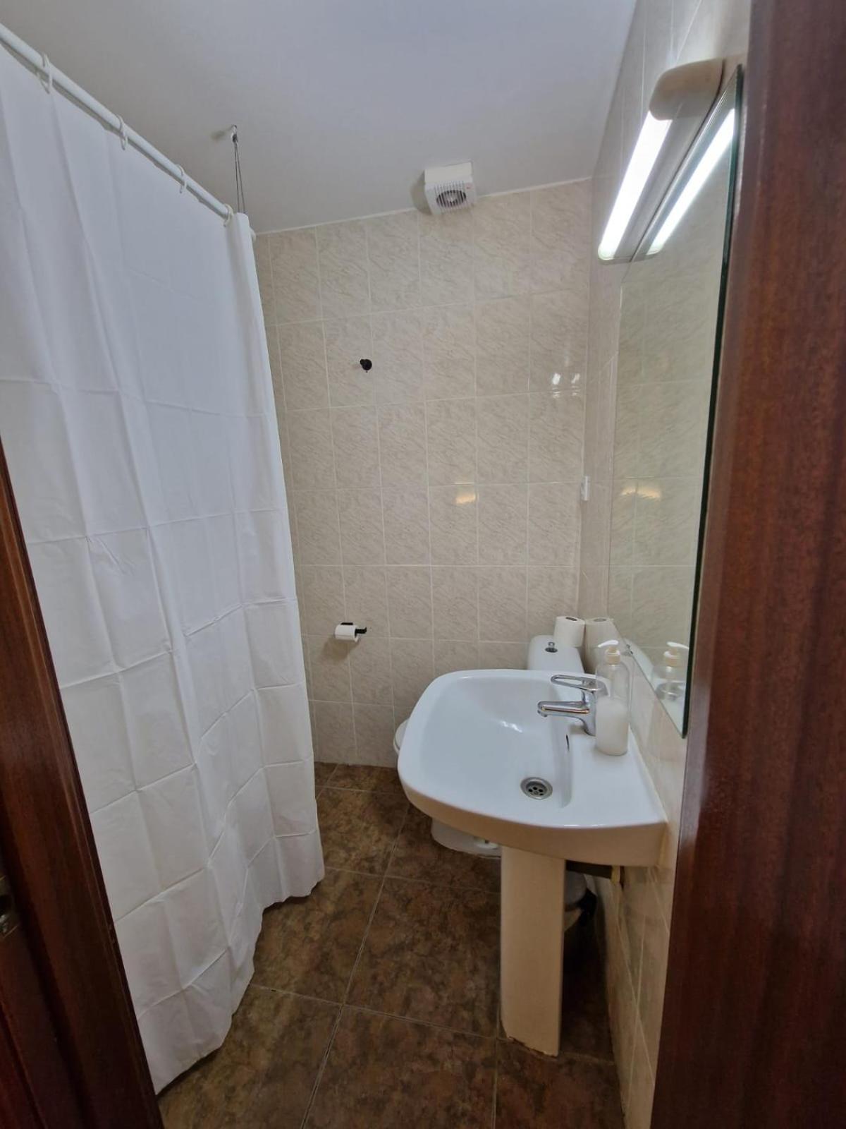 Hostal Rugaca Huesca Bagian luar foto
